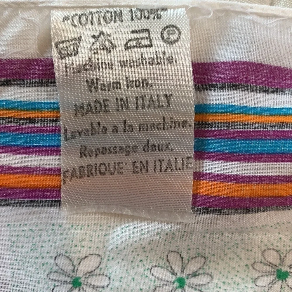 Bullocks Vintage 60’s/70’s Made Italy Cotton Scarf 22” x 22” Daisy‌‌‌‌